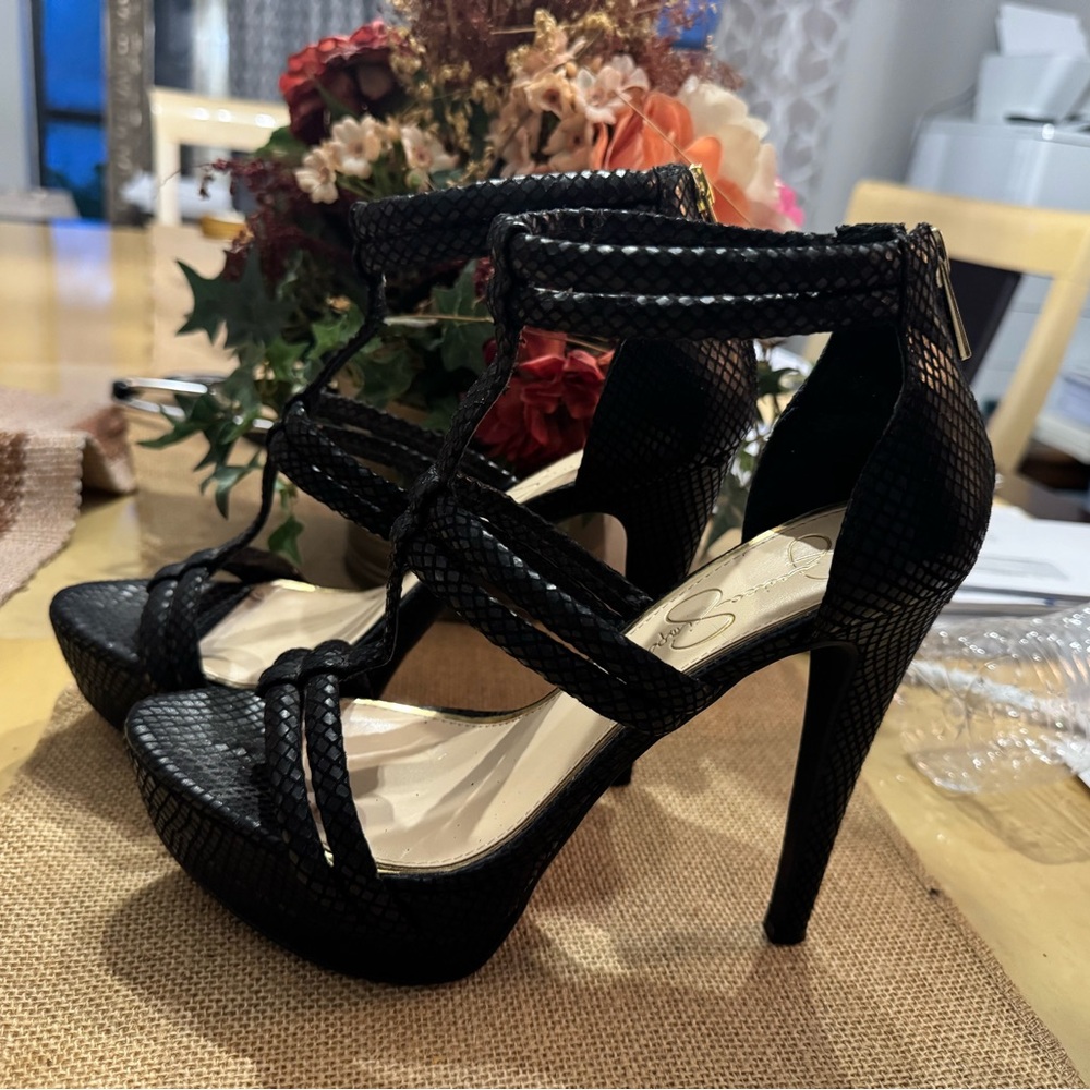 Jessica Simpson Black High Stiletto Heels - Picture 2 of 8